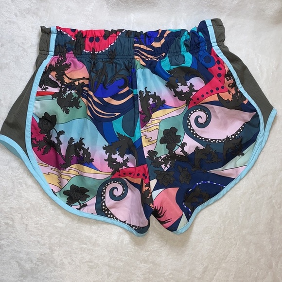 Nike Women's Tempo Luxe Icon Clash Tempo Running Shorts - Picture 2 of 7